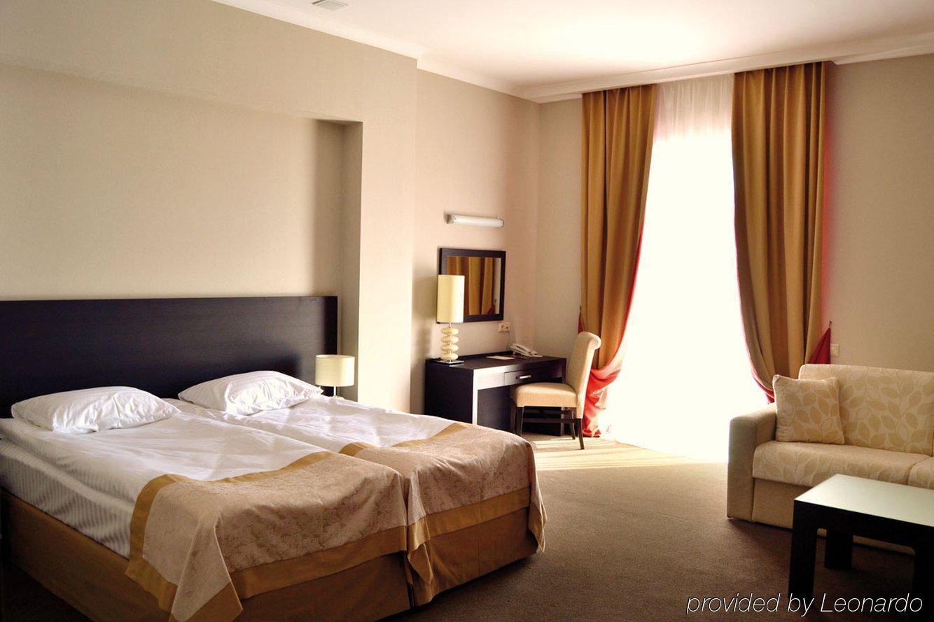 Optima Collection Troitska Hotel Dnyipropetrovszk Szoba fotó